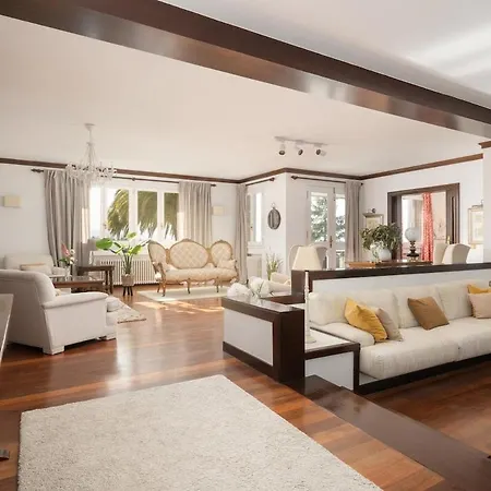 Stylish With A Pool Apartman *