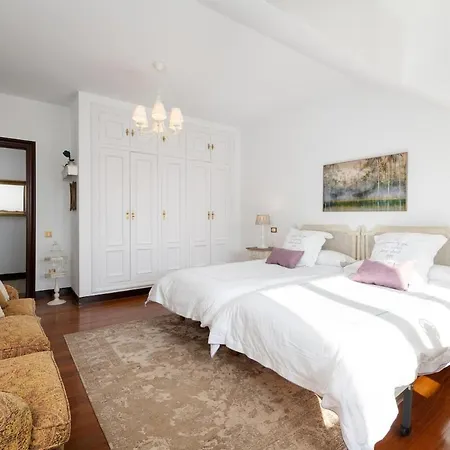Stylish With A Pool Apartman Gijón